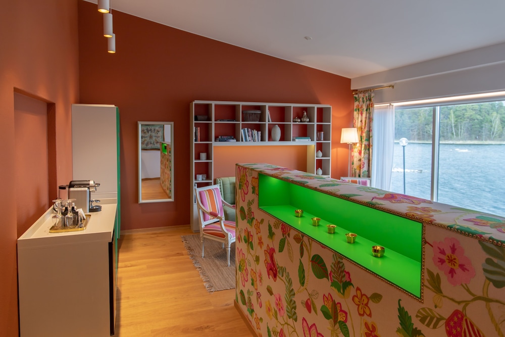 Panoramic Suite, 1 King Bed, Ocean View, Oceanfront photo 3
