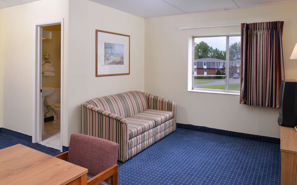 1 King Bed Kitchenette Suite NS photo 3
