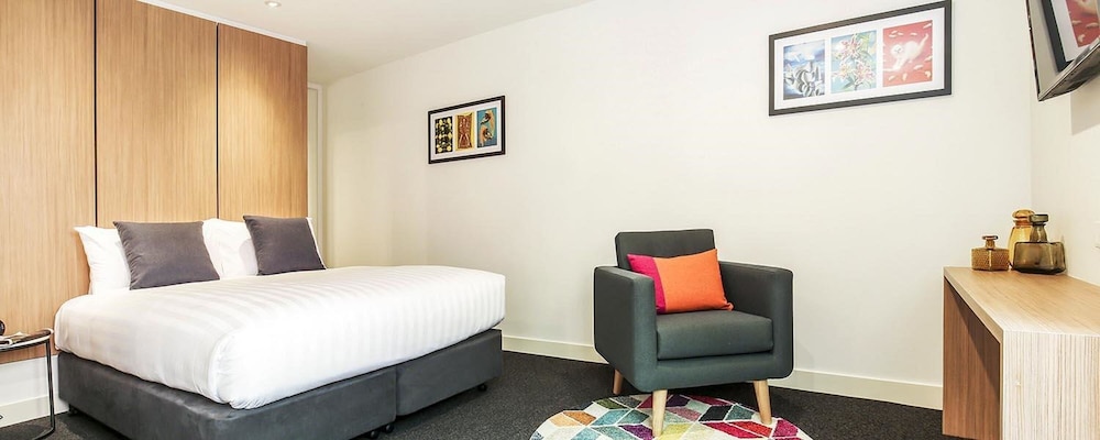 Deluxe Hotel Suite photo 3