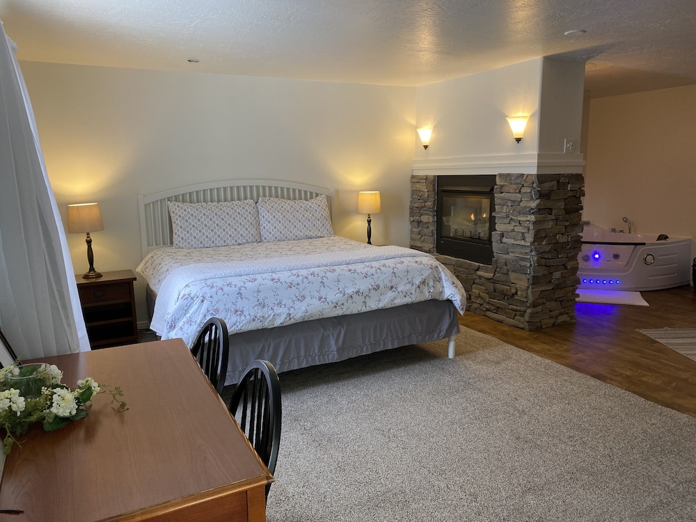 Honeymoon Studio Suite, Non Smoking, Garden View photo 1