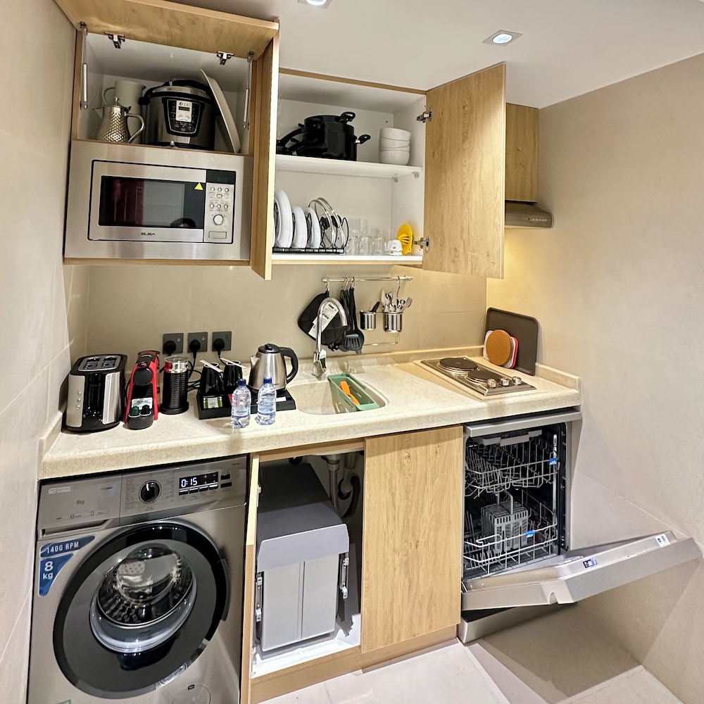 Deluxe Apartment, 3 Bedrooms - Photo 11