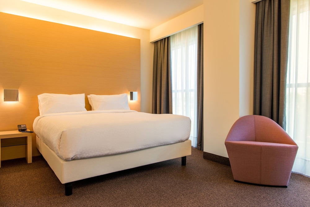Superior Room, 1 King Bed