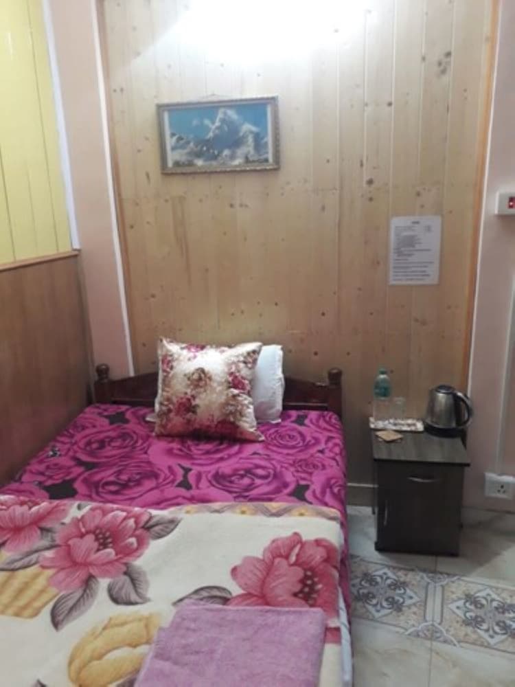 Deluxe Single Room