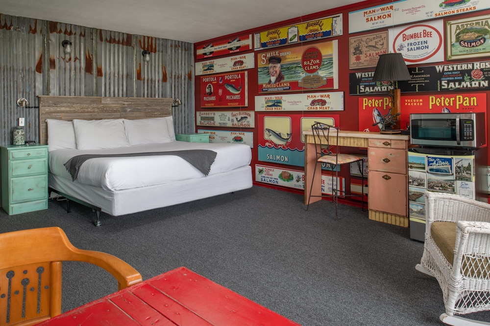 Premium King Theme Room with Marina View and Balcony Not Pet Friendly - Photo 1