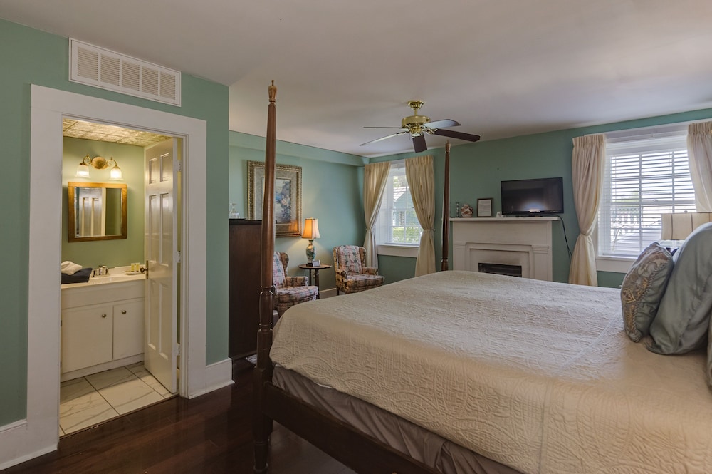 Camellia Room photo 2