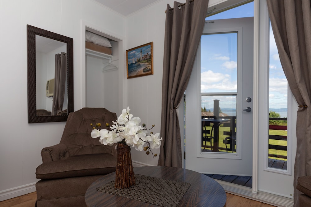 Room, 1 Queen Bed, Balcony photo 3