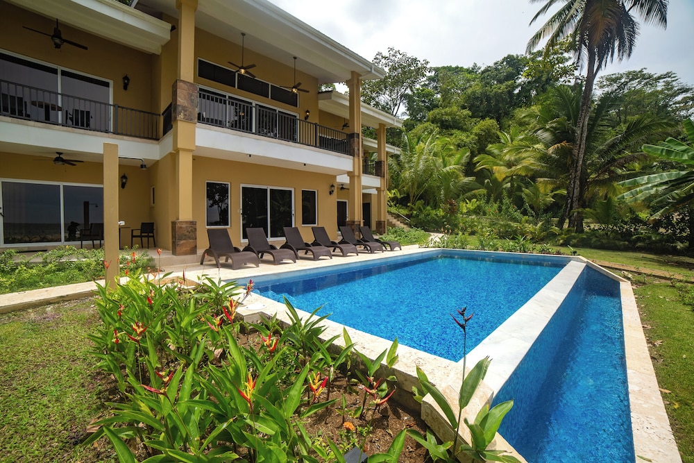 Luxury Villa, Beach View photo 1