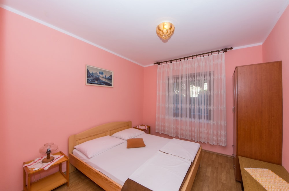 Apartment, 3 Bedrooms (Ground Floor)