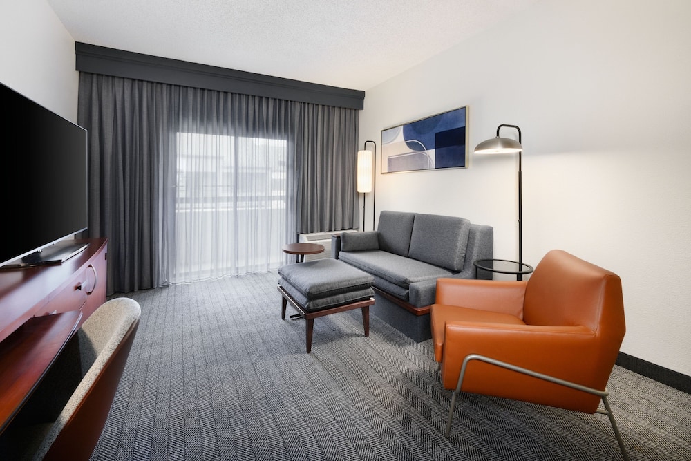 Suite, 2 Double Beds - Photo 5