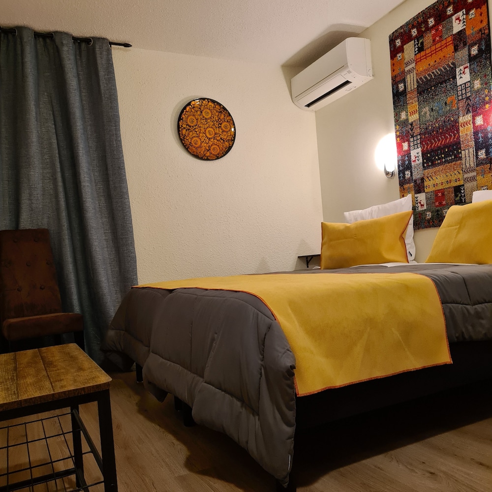 Classic Twin Room - Photo 9