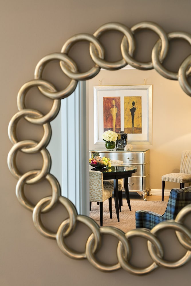 Suite (Champs Elysées)
