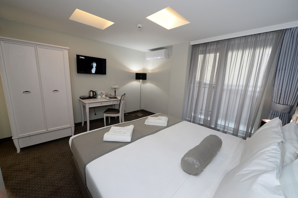 Standard Double or Twin Room photo 3