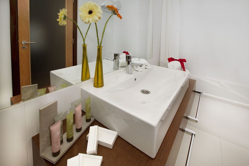 Double or Twin Room, Sea View - Photo 7