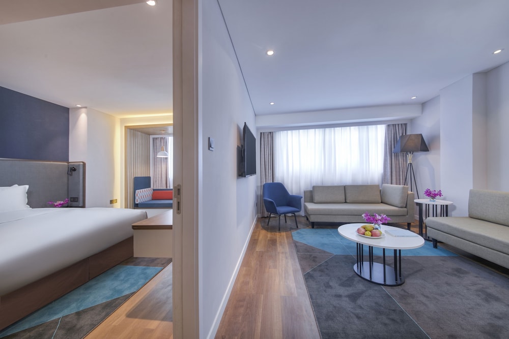 Suite (Additional Living Area Top Floor)