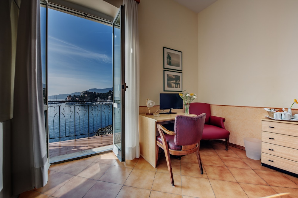 Classic Double Room, Sea View - Photo 3