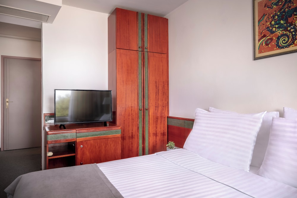 Economy Double Room, 1 Double Bed - Photo 3