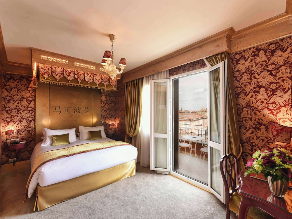 Deluxe Room, 1 King Bed either Terrace or View