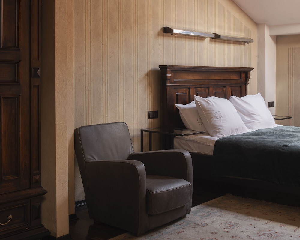 Classic Double Room - Photo 7