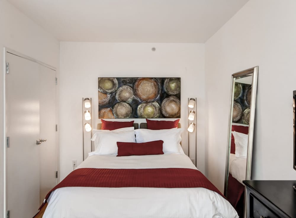 Luxury Studio, 1 Queen Bed photo 3