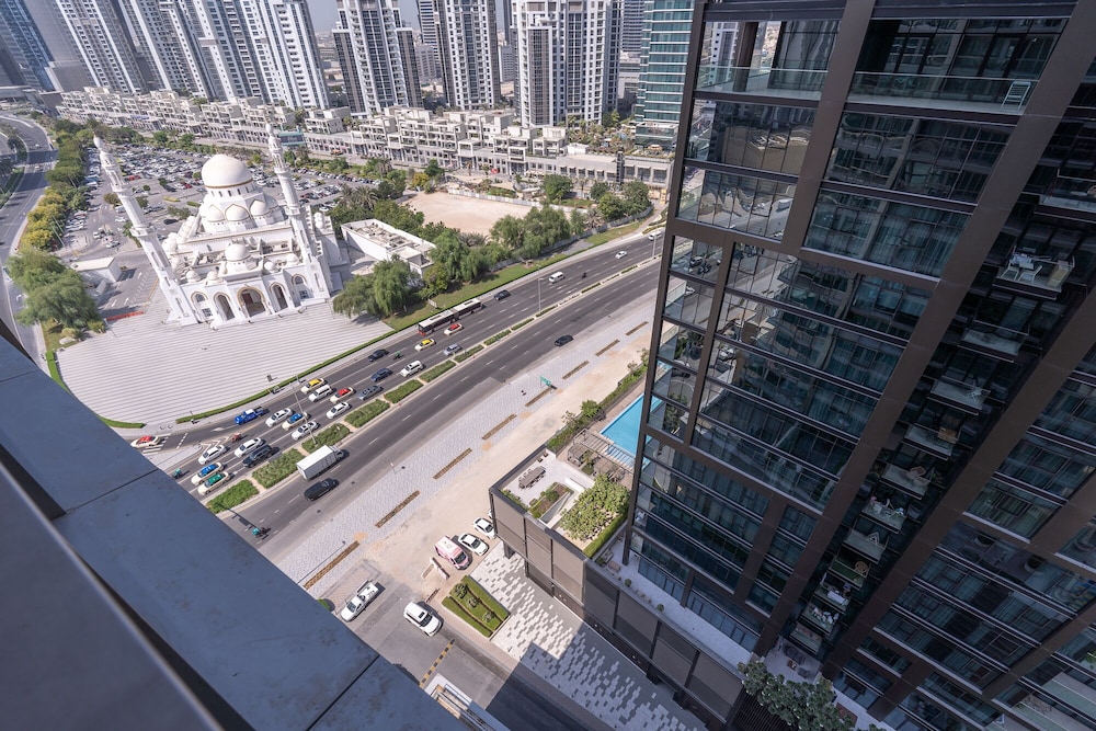 Luxury Apartment photo 3