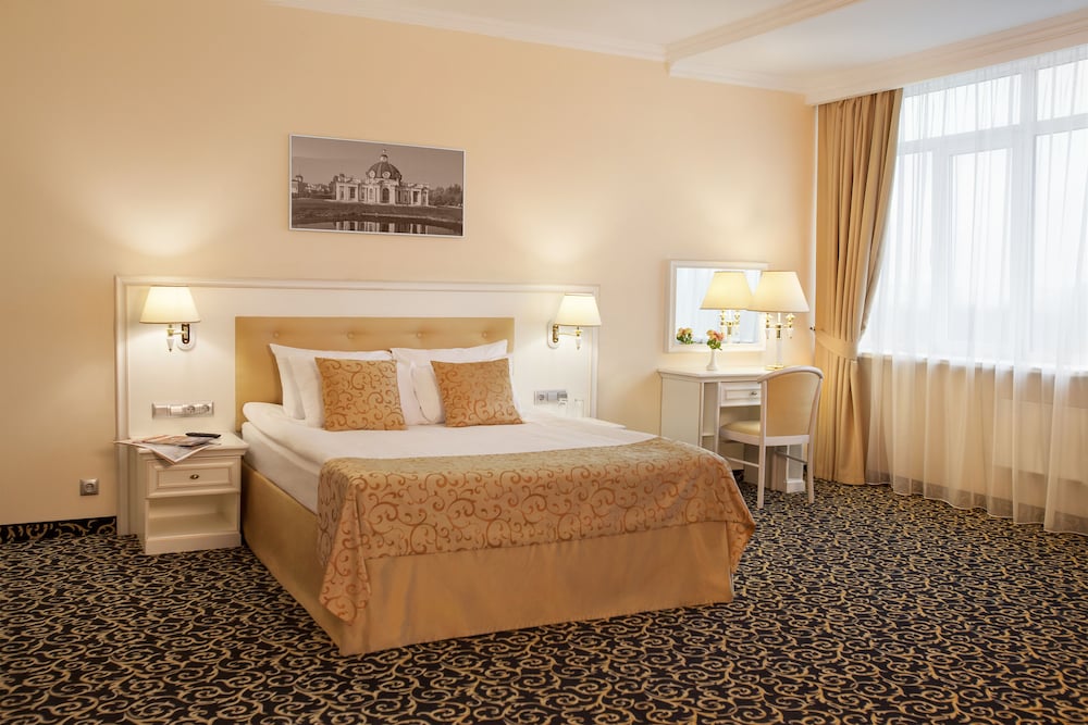 Suite, 1 Bedroom (Ambassador) photo 2