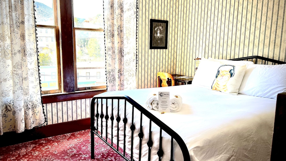 Signature Single Room, 1 Double Bed