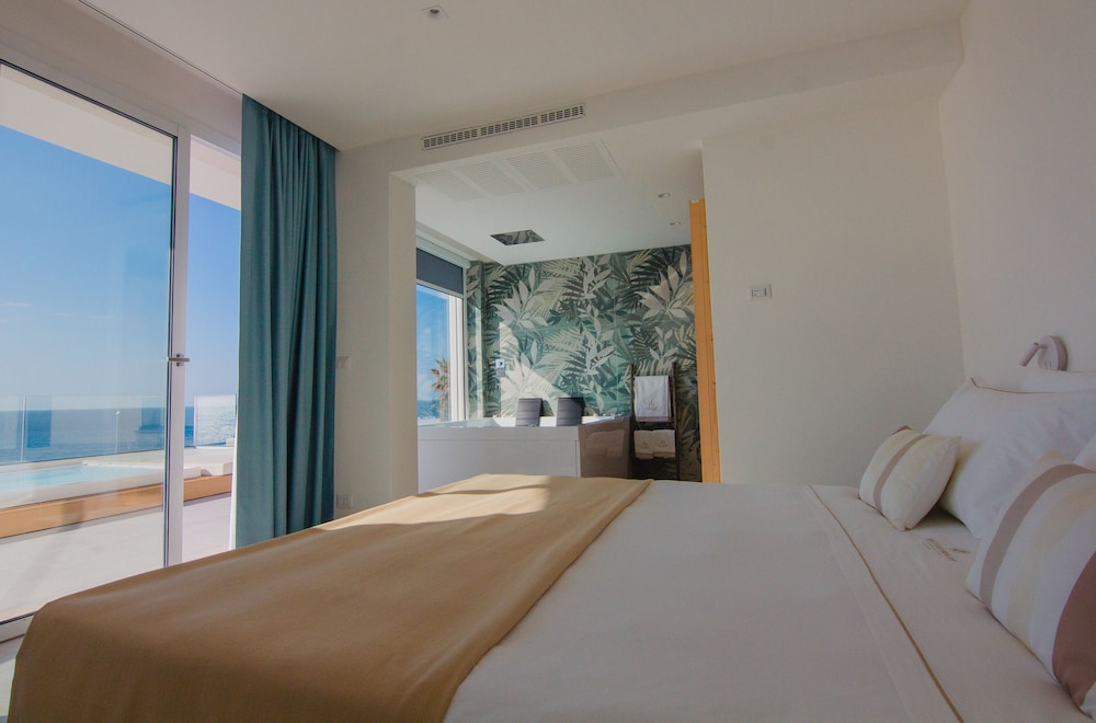 Suite, Jetted Tub, Sea View