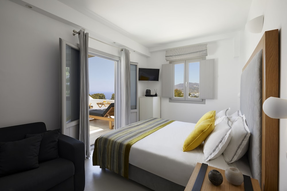 Royal Kalisti Two Bedroom Suite with Private Jacuzzi and Sea View | Top Floor - Photo 20