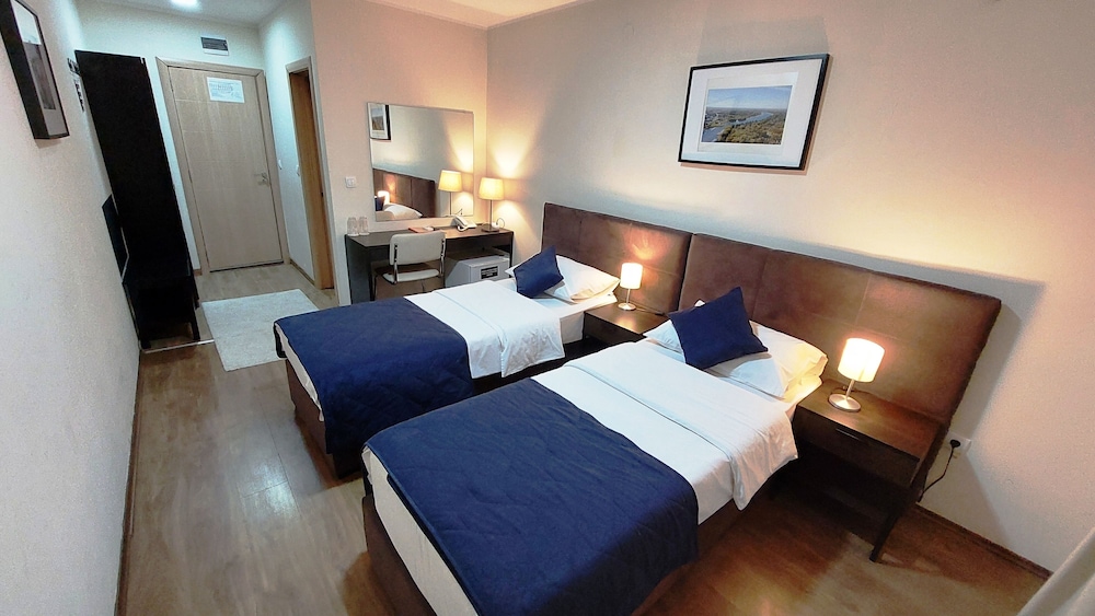 Panoramic Twin Room photo 2