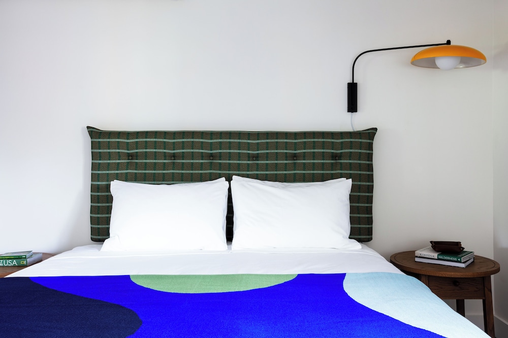Classic Room, 1 King Bed - Photo 3