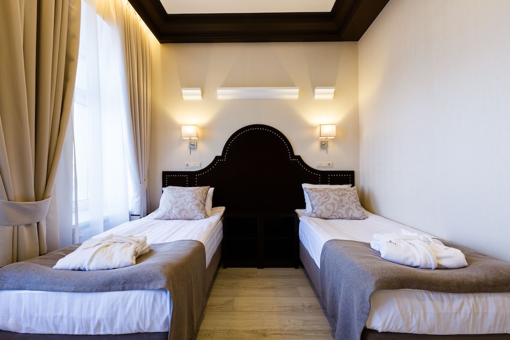 Standard Double or Twin Room photo 1
