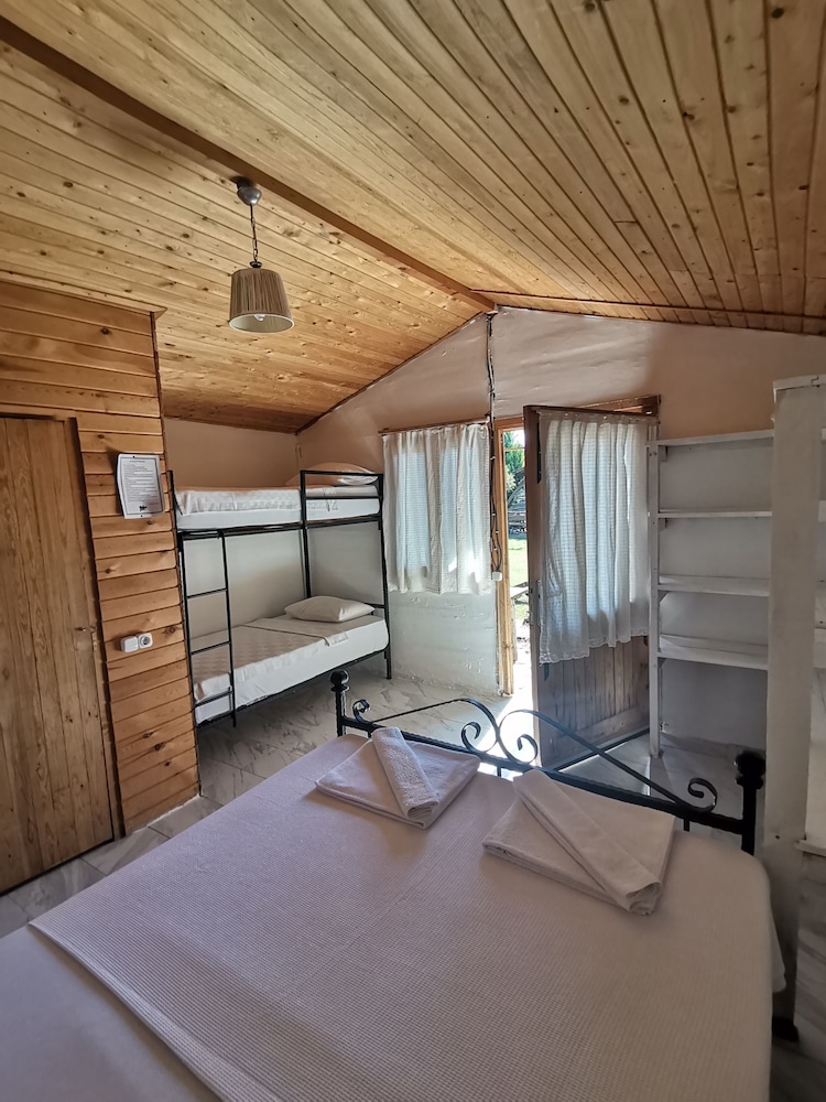 Bungalow, 3 Twin Beds