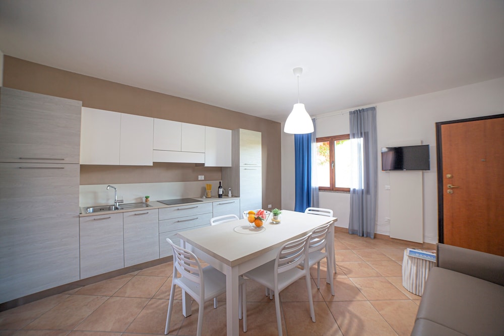 Comfort Apartment, 2 Bedrooms, Patio, Sea View photo 2