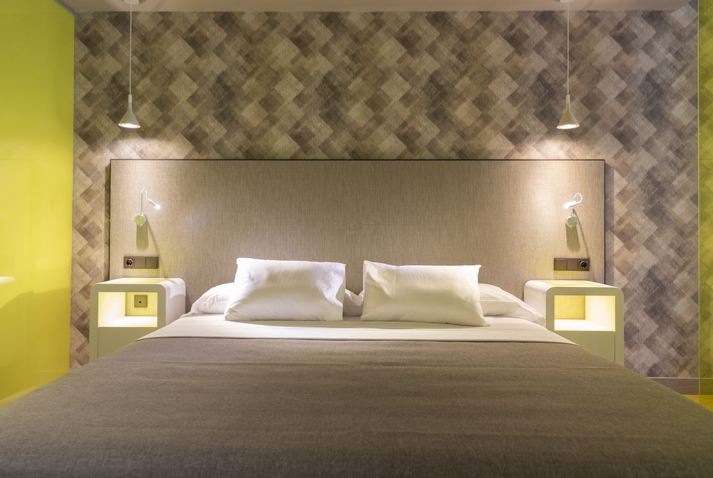 Double Room (matrimonial)