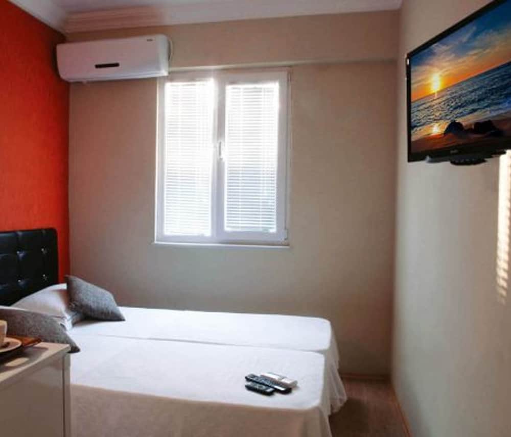 Economy Double Room photo 1