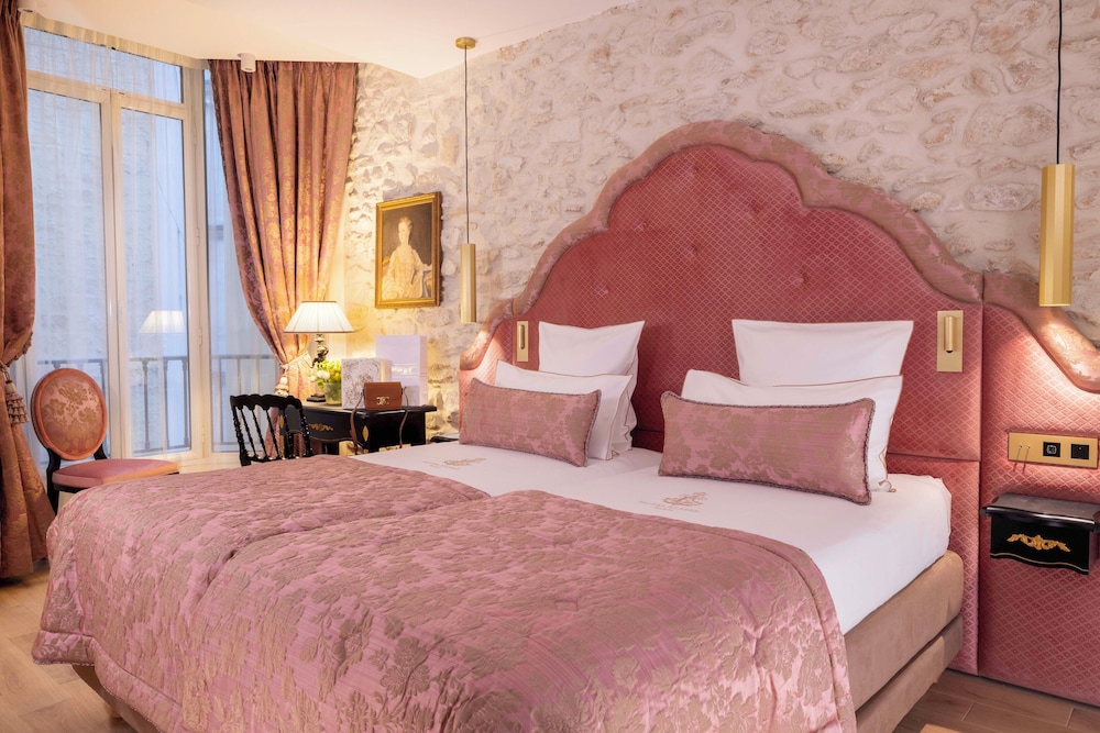 Deluxe Double or Twin Room photo 1