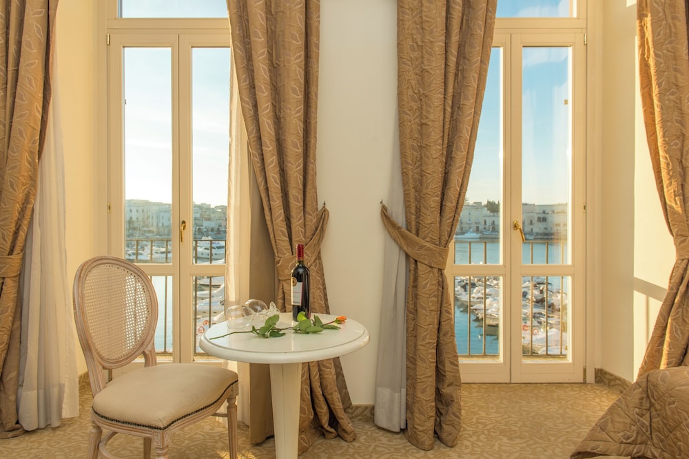 Junior Suite, Balcony, Sea View - Photo 1