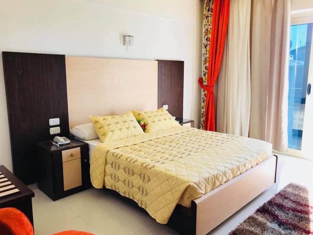 Design Double Room, 1 Bedroom, River View photo 2