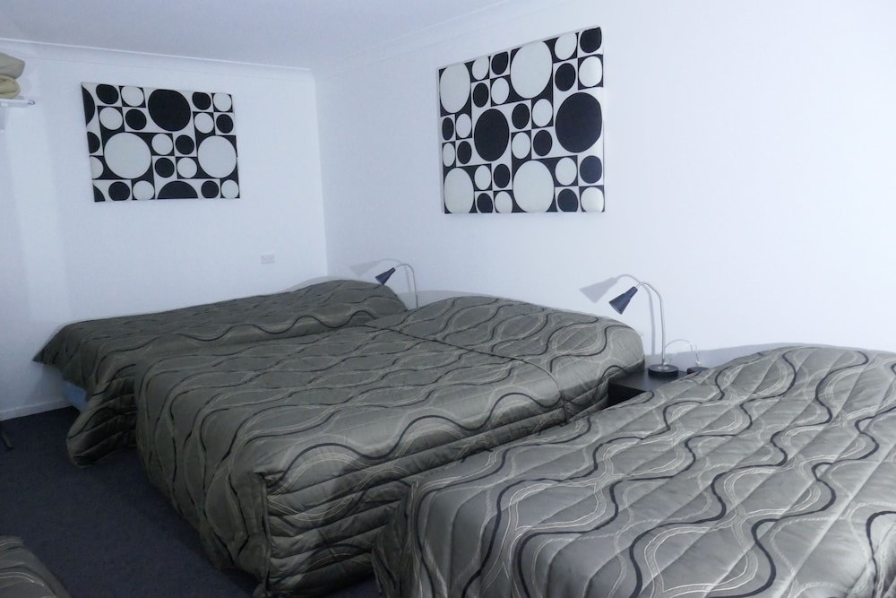 Family Room, Multiple Beds photo 1