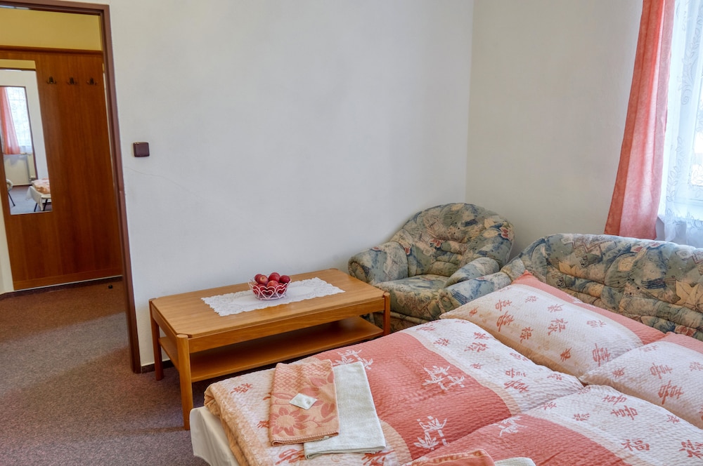 Classic Suite, 1 Queen Bed with Sofa bed, Non Smoking photo 1