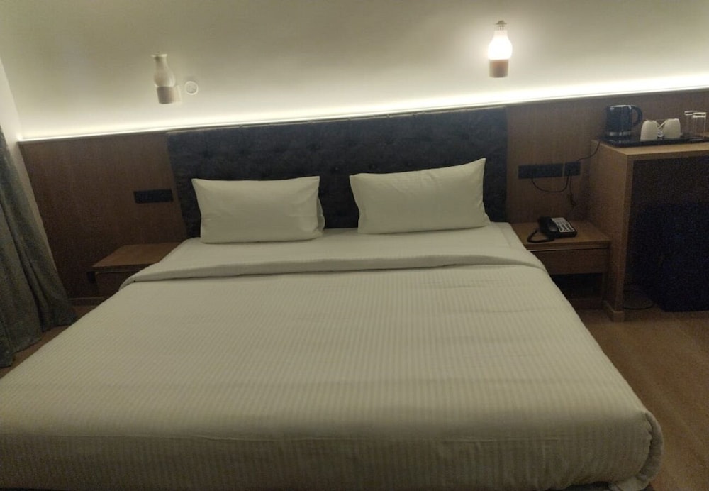 Deluxe Double Room, Garden View