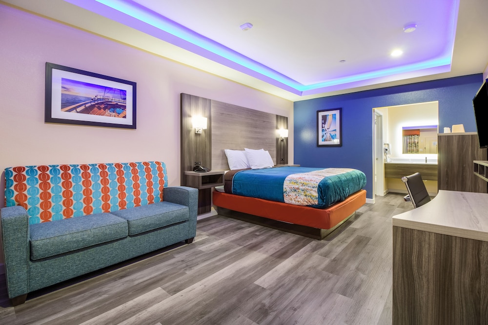 Standard Room, 1 King Bed, Smoking