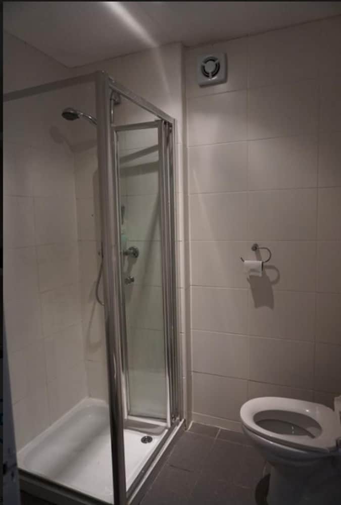 Family Room, Ensuite (3) - Photo 7