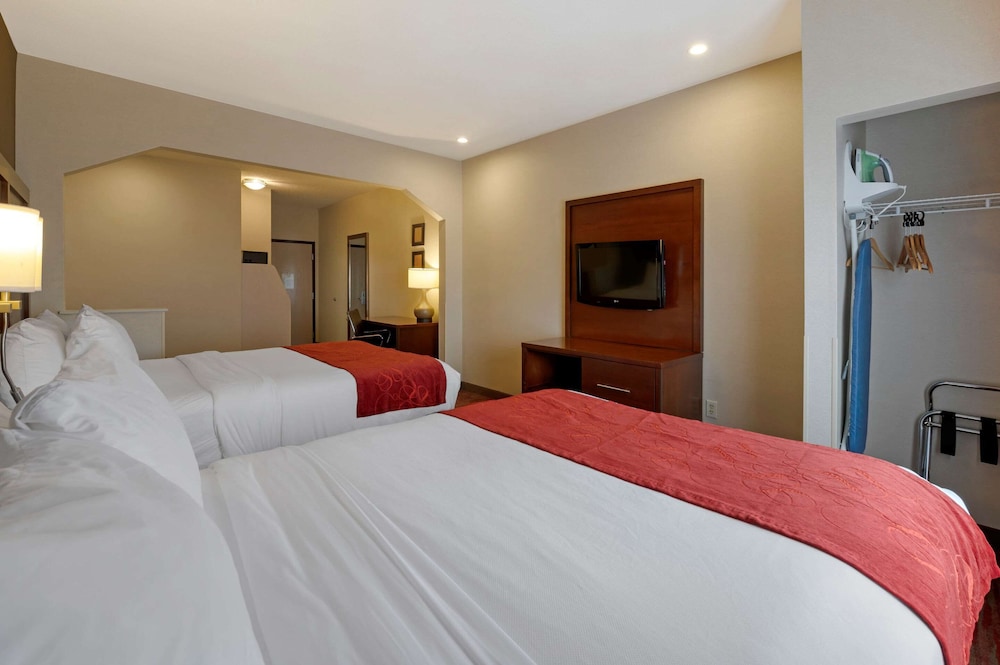 Suite, 2 Queen Beds, Non Smoking - Photo 1