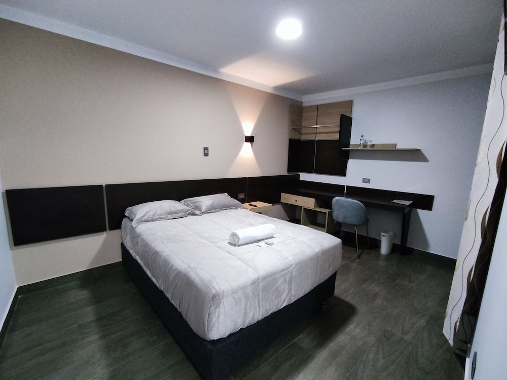 Comfort Single Room, 1 Large Twin Bed, Non Smoking, Courtyard View