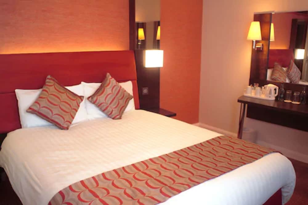 Standard Suite, 1 King Bed - Photo 1