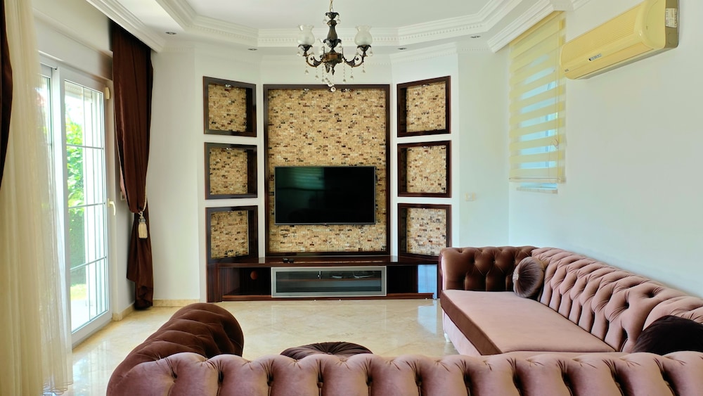 Family Villa photo 1