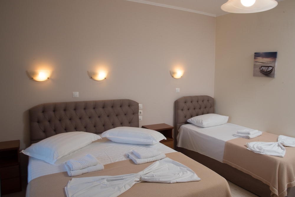 Double Room with Extra Bed and Mountain View photo 1
