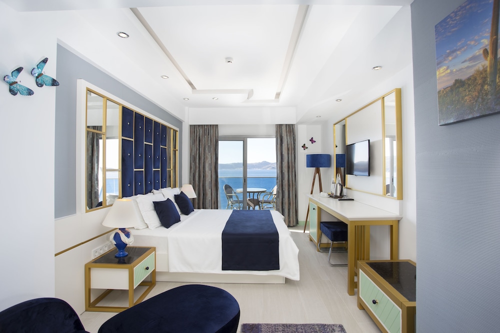Deluxe Room, 1 Double Bed, Non Smoking, Sea View photo 1