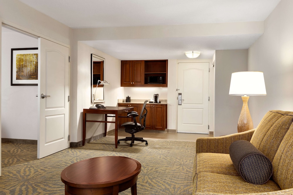 Suite, 1 King Bed, Jetted Tub - Photo 3